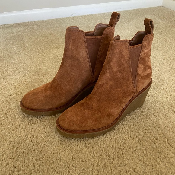 Clarks Shoes - Like New Clarks Wedge Bootie - Clarkford Top
